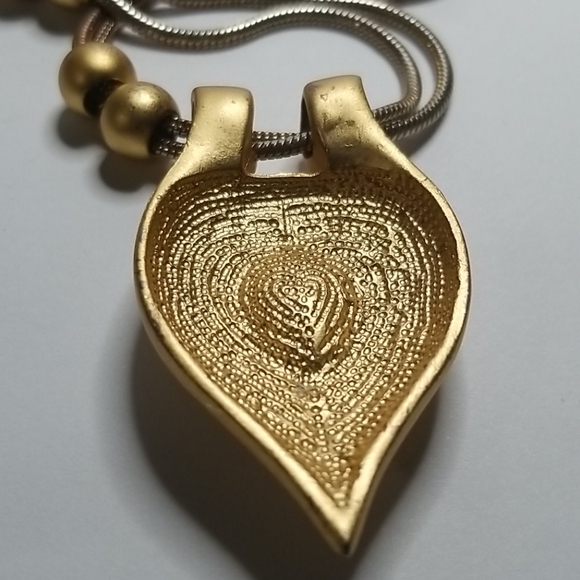 Avenue brushed goldtone necklace - Picture 4 of 5